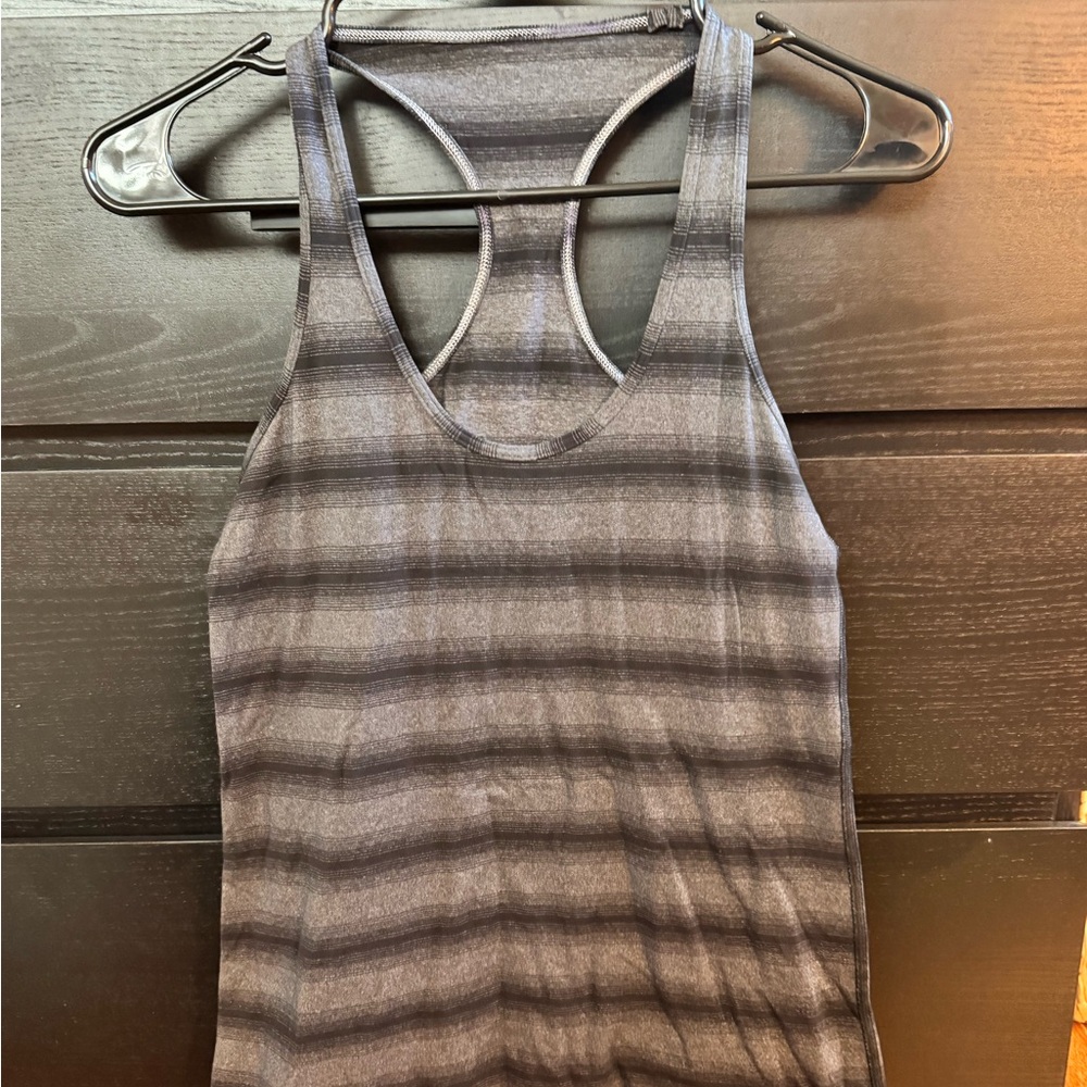 Lululemon tank top